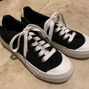 Women’s sneakers